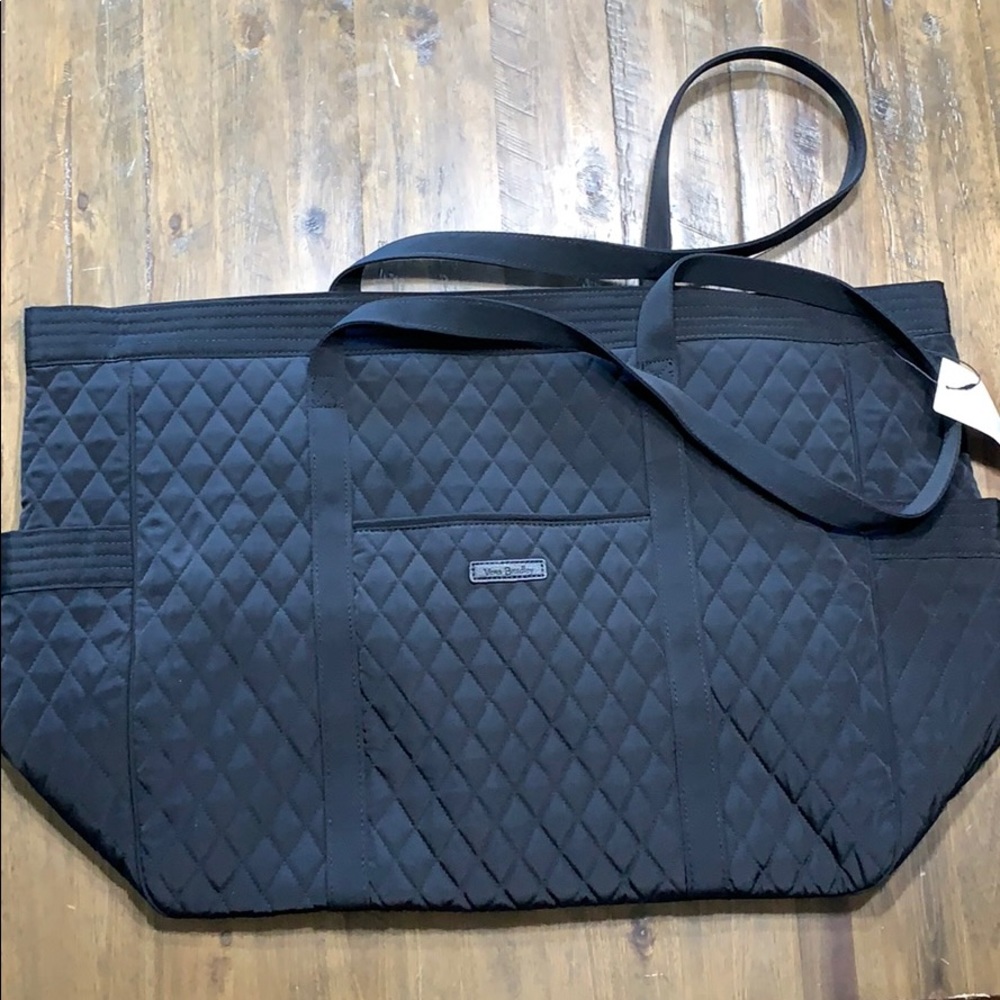 NWT VERA BRADLEY GET CARRIED AWAY TOTE!!!